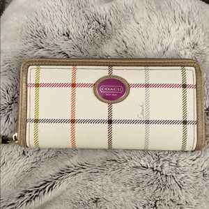 Authentic Coach Wallet - offers welcome